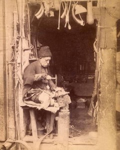 63726_302475449956820_518583919621430910_n