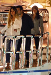 2B313CBF00000578-3190077-image-m-75_1439000393725