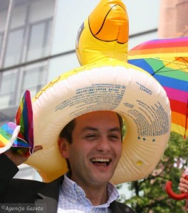 181812_467209513316403_1249053328_n