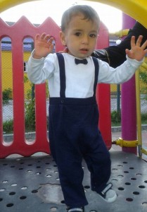 2BEEB0C000000578-3219553-Aylan_Kurdi_three_pictured_before_he_died_when_an_overcrowded_di-m-9_1441283115286