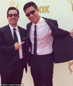 2C920B2100000578-3228474-Working_up_a_sweat_No_doubt_the_star_s_suit_jacket_didn_t_help_m-a-490_1442799145044