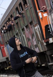 2CE5ECFC00000578-3253635-image-m-32_1443540672369