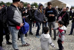 2CE621CF00000578-3253635-image-a-21_1443540552452