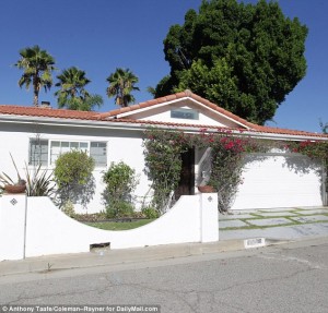 2CE96A7E00000578-3253642-image-a-74_1443560546426