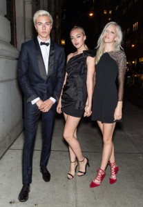 2015 Harper's BAZAAR ICONS Event - Outside Arrivals