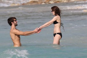 Emma-Watson-Having-Vacations-With-New-Boyfriend-Matt-Janney-4