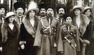 The-Romanov-Family-in-Traditional-Russian-Uniform-anastasia-romanov-18577671-760-444