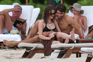 EXCLUSIVE: **PREMIUM EXCLUSIVE**WEB EMBARGO UNTIL 1 A.M. JAN 12 GMT** Actress Emma Watson and her new boyfriend Matthew Janney are seen enjoying a winter break in the Caribbean
