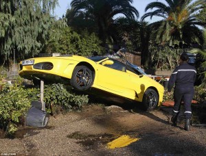 2D113EDF00000578-3259269-Natural_disaster_Heavy_flooding_in_the_French_Riviera_Biot_pictu-a-78_1443955238503