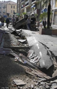 2D12975F00000578-3259269-image-a-99_1443956137002