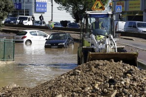 2D12D9FA00000578-3259269-image-a-140_1443962425353