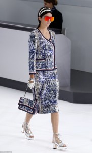 2D22718C00000578-0-She_s_a_star_Kendall_Jenner_19_looked_incredible_in_one_of_the_a-a-37_1444126449050 (1)