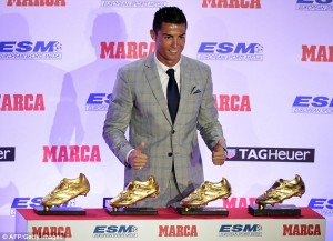 2D5E96FB00000578-3270764-The_Real_Madrid_superstar_is_the_first_player_to_win_the_Europea-a-25_1444822276951