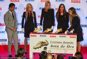 2D5F432100000578-3270764-The_30_year_old_watches_as_a_bevy_of_beautiful_ladies_bring_out_-a-19_1444822276943