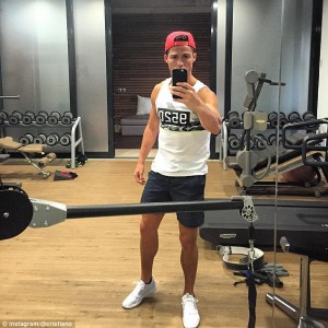 2D5FBAF500000578-0-image-a-91_1444824402267