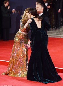 2DCF770800000578-3290358-image-m-188_1445887134166