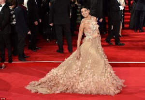 2DCFA0E100000578-3290358-image-a-122_1445898991605