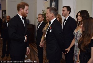 2DD04F8100000578-3290575-image-a-107_1445891931447