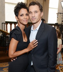 153177087SV00024_Variety_s_