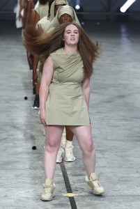 Rick-Owens-Show-Spring-Su-001 (1)