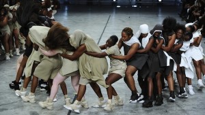 rick-owens-spring-2014-show-soul-step-momentum