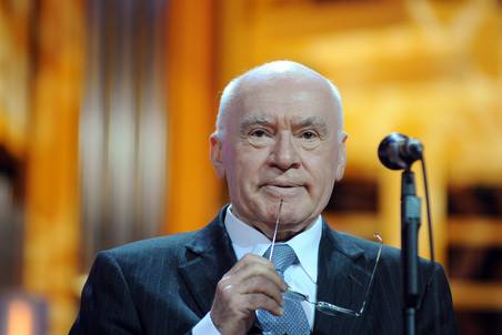 12278165_1080238045354372_1598195668_n