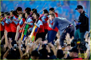coldplay-super-bowl-halftime-show-2016-video-08