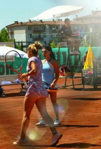 13705155_1049290465108092_1533568685_n