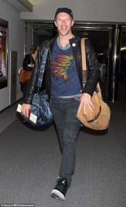 39b2a58300000578-3870276-image-m-183_1477397473271