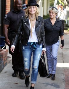 39bf1deb00000578-0-image-m-21_1477516968529