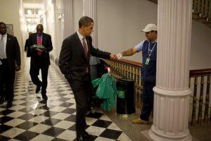 white-house-s-official-photographer-pete-souza-reveals-his-favourite-photos-of-obama-07