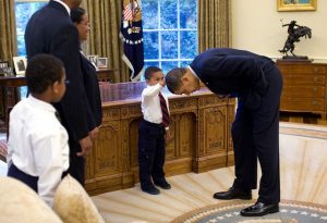 white-house-s-official-photographer-pete-souza-reveals-his-favourite-photos-of-obama-09