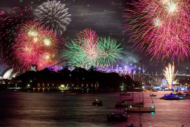 New-Years-Eve-Fireworks-Sydney-Harbour-National-Park