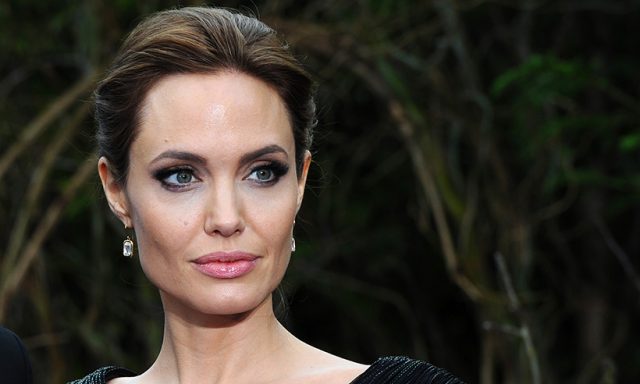 angelina-jolie-t