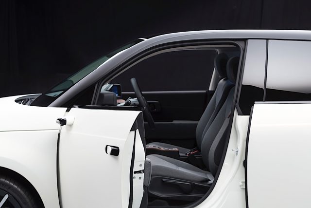honda-confirms-side-camera-mirros-as-standard-on-the-electric-e_2