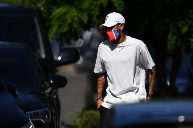 https___www.getfootballnewsfrance.com_assets_fbl-fra-ligue1-psg-training-3-scaled